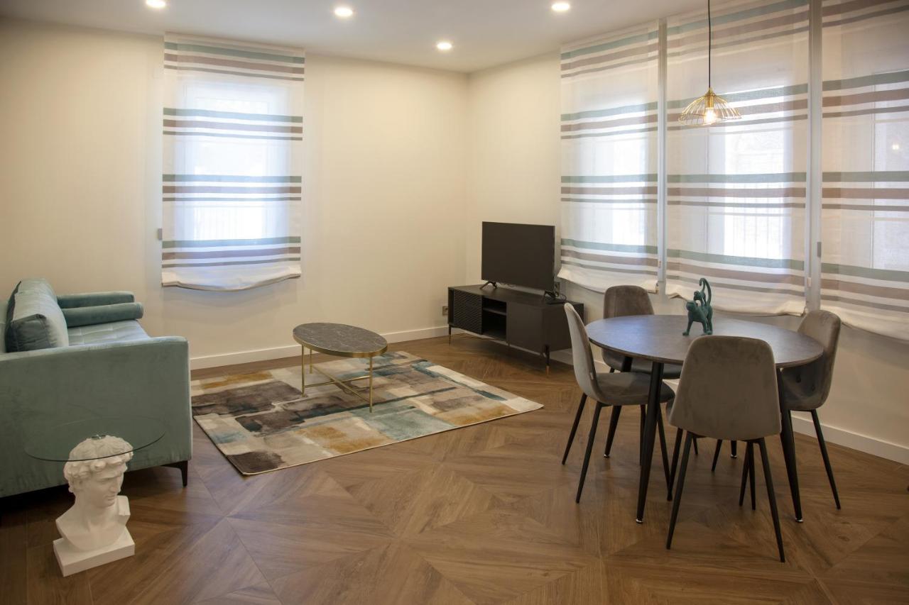 Burgo Apartamentos La Quinta מראה חיצוני תמונה